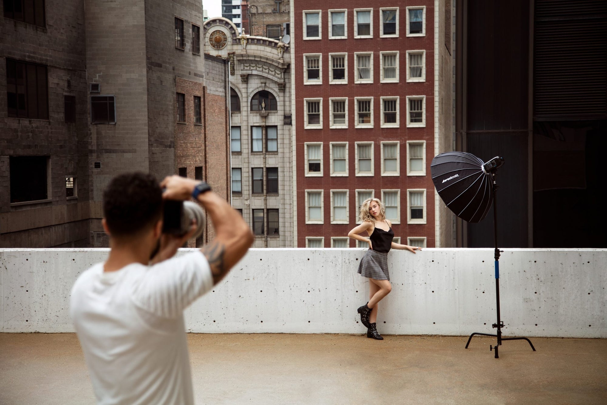 BTS using the 200mm lens with the 36” Beauty Dish Switch by Manny Ortiz