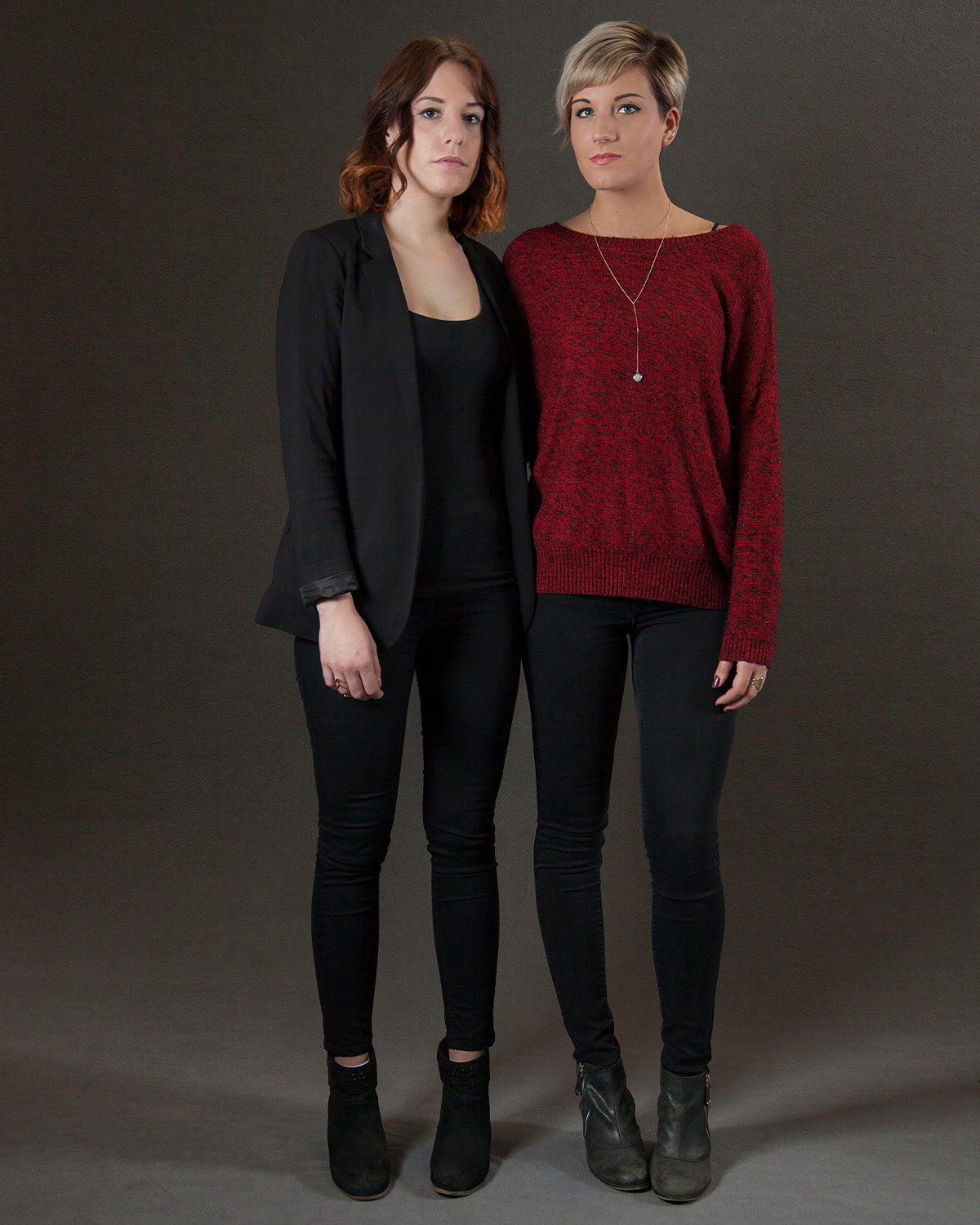 48" x 72" Illuminator Reflector Full-Length Indoor Portrait with 2 People