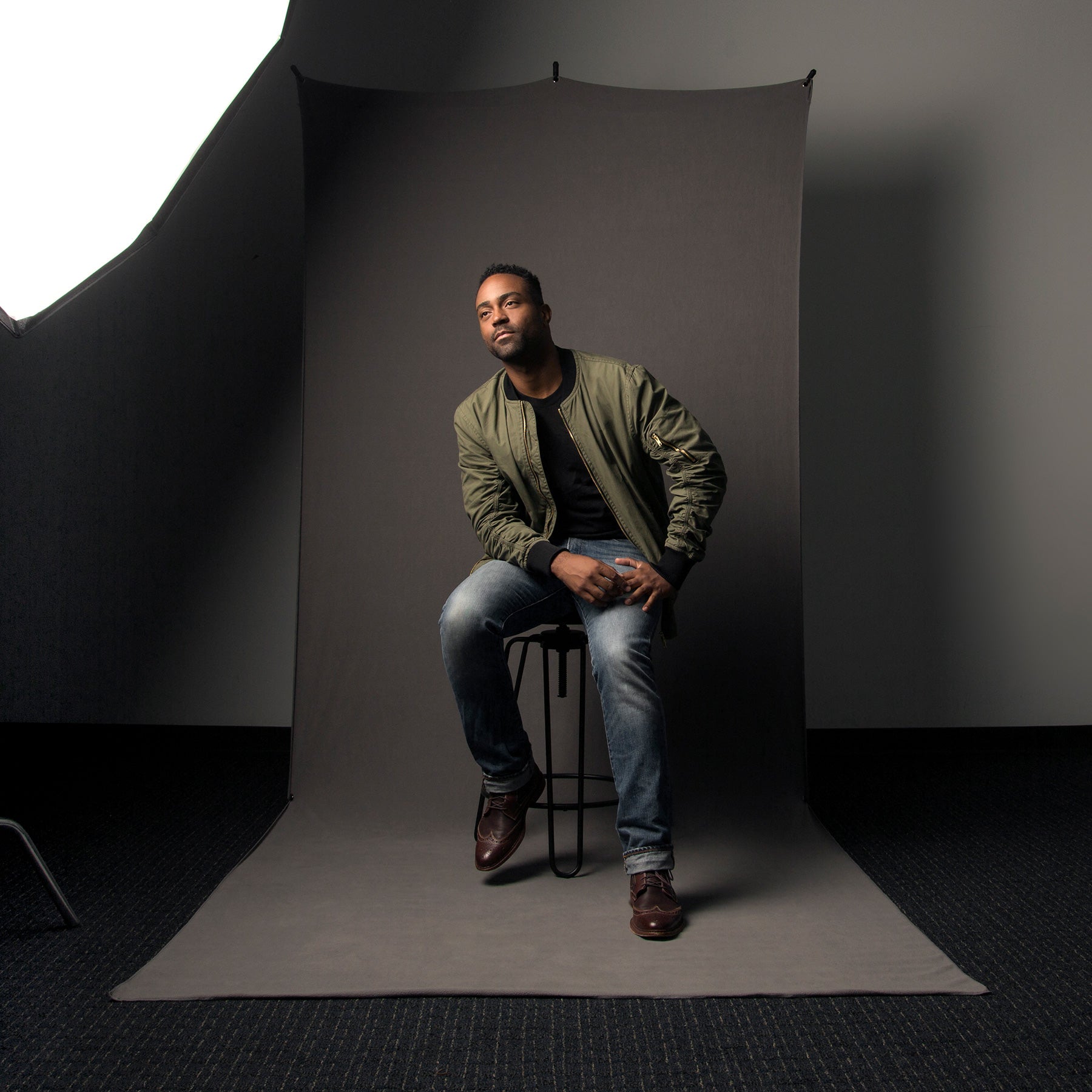 Portable photo studio X-Drop backdrop for full-length portrait