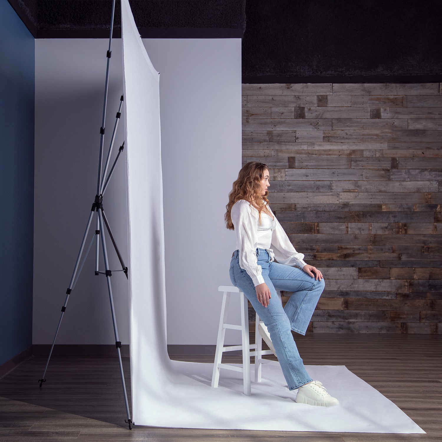 X-Drop Pro Wrinkle-Resistant Sweep Backdrop Kit - High-Key White (8' x 13')