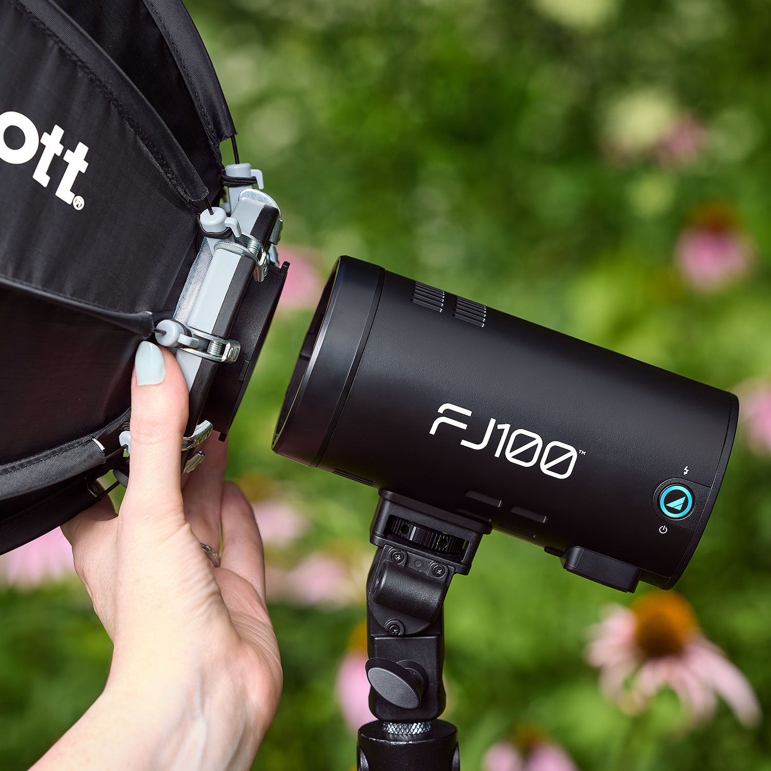 FJ100 Strobe 2-Light Backpack Kit with FJ-T1 Wireless Trigger