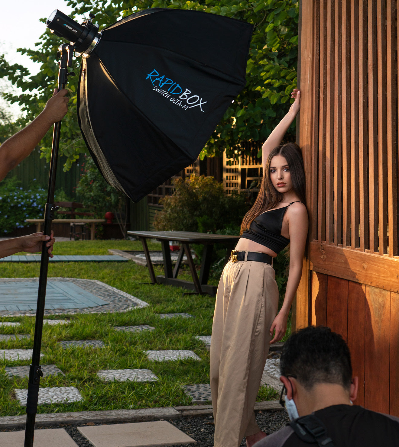 Rapid Box Switch Octa-M with FJ200 Strobe Used for Outdoor Portrait