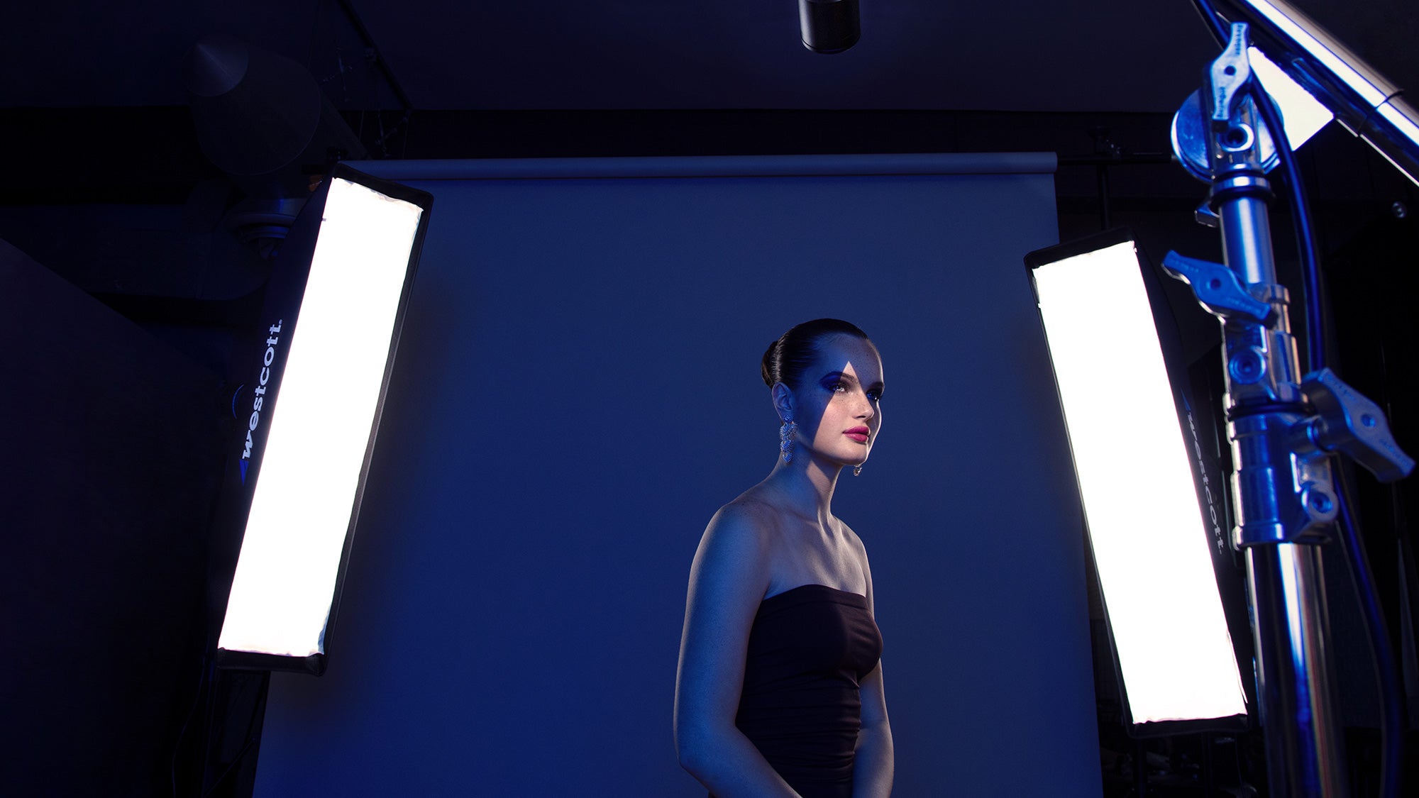 Portrait BTS Using Optical Spot by Lindsay Adler with Gobo on Face